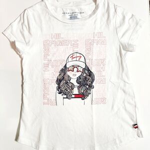Tommy Hilfiger Girl's White Graphic T-Shirt Size: 8/10 M